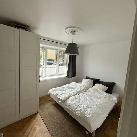 Cozy Flat Close To The City, Terrace &free Parking